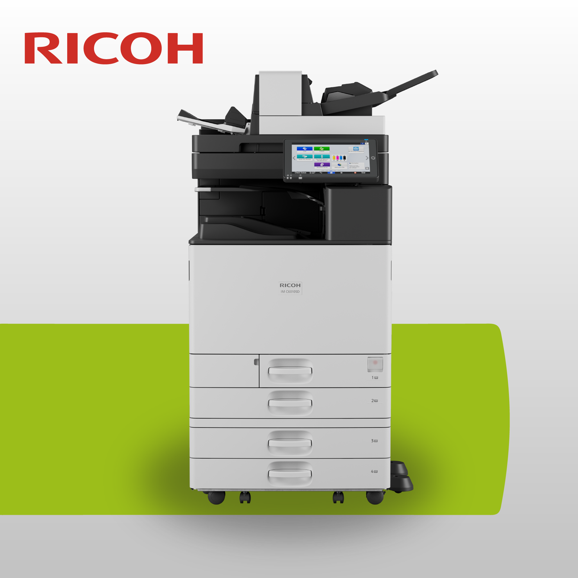 Stampante multifunzione Ricoh A3 a colori con quattro cassetti carta e pannello di controllo touch-screen interattivo.